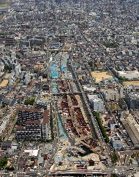 正蓮寺川の陸地化が完了し開削トンネルを施工している状況