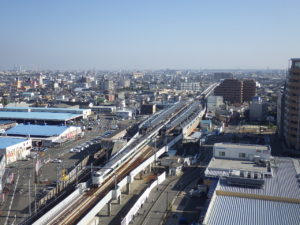 高架化されたＪＲ阪和線 東岸和田駅